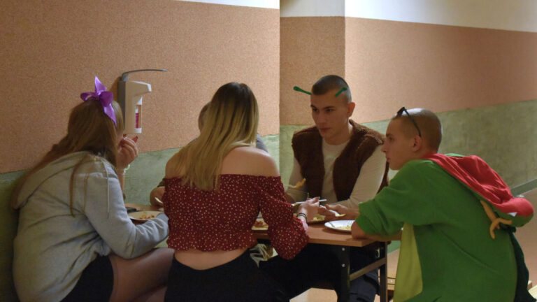 Bajkowa noc w szkole