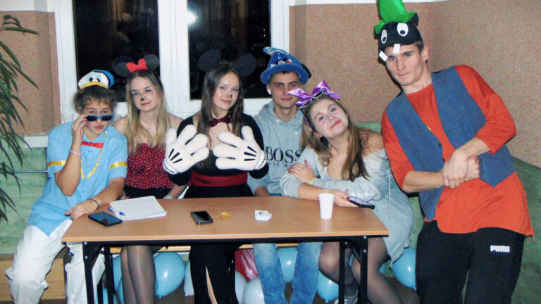 Bajkowa noc w szkole