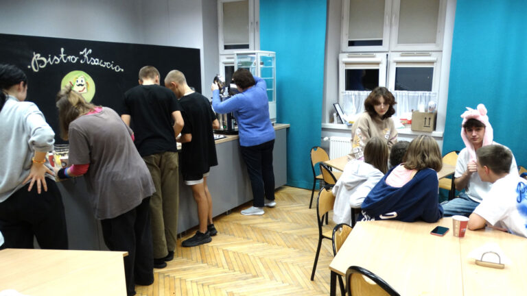 Bajkowa noc w szkole