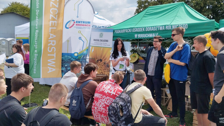 Krajowe Dni Pola - Dzień Młodego Rolnika