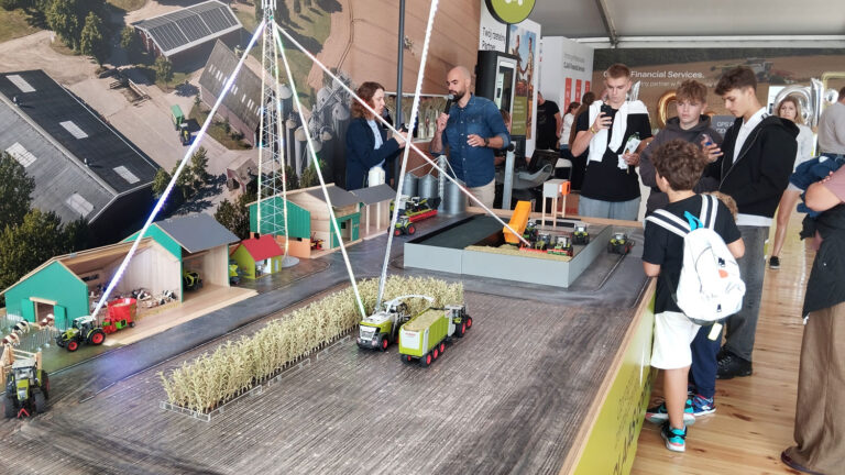 Wycieczka na AGRO-SHOW 2025 w Bednarach
